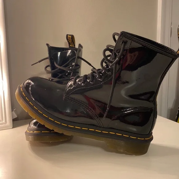 Martens Shoes Dr Marten 469 Womens Patent Leather Laceup